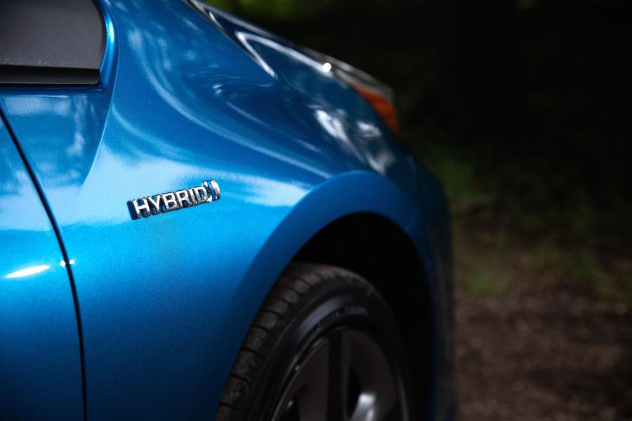 Детали экстерьера Toyota Prius 2019 года  (UK) (фото 16 из 37)